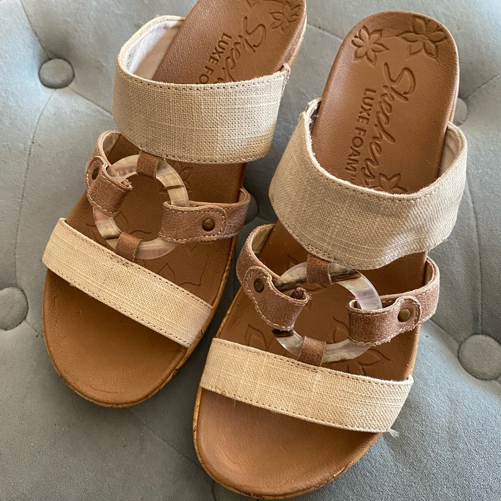 Skechers sandals with heel size 6.5